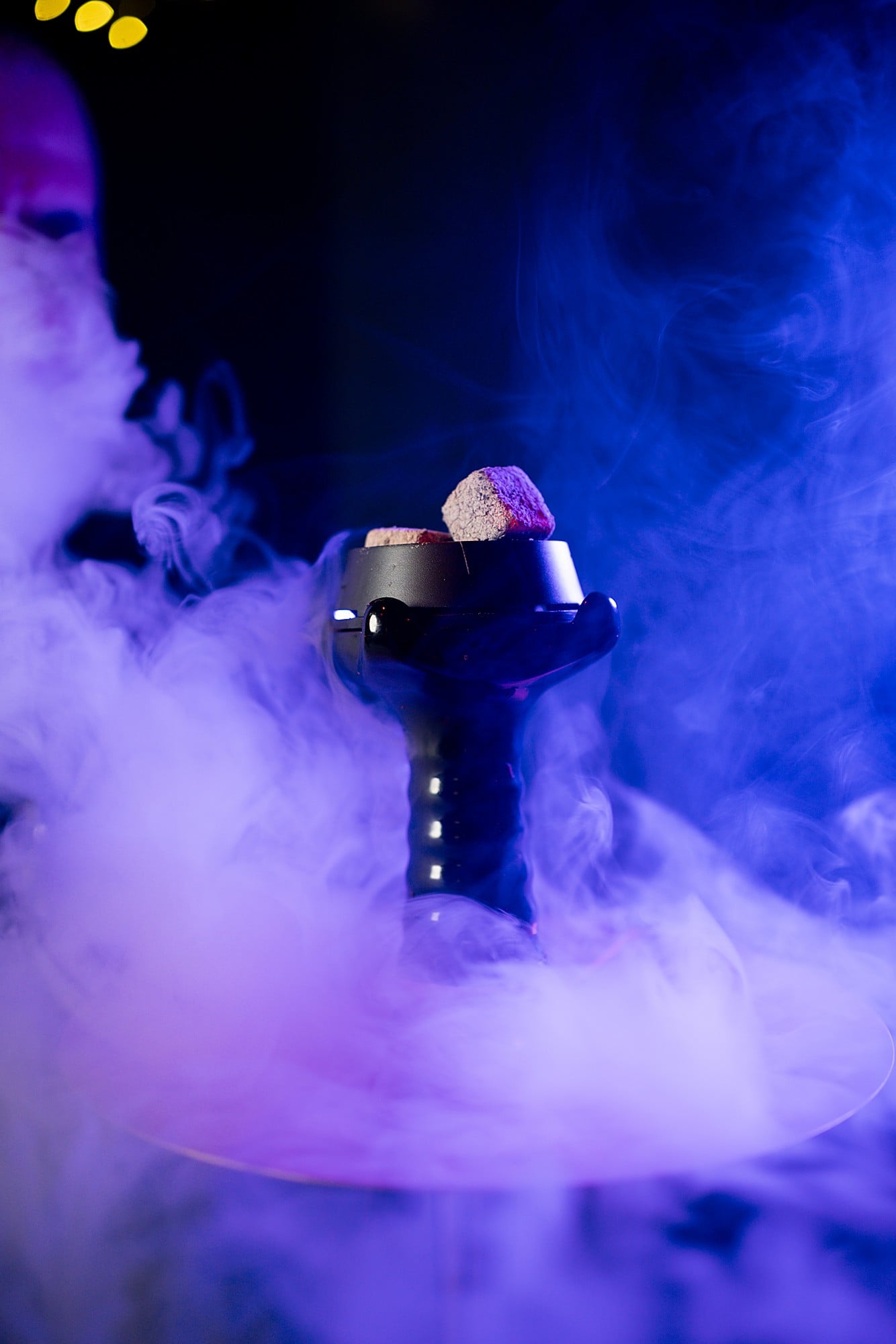 Shisha BADU z gęstym fioletowym dymem